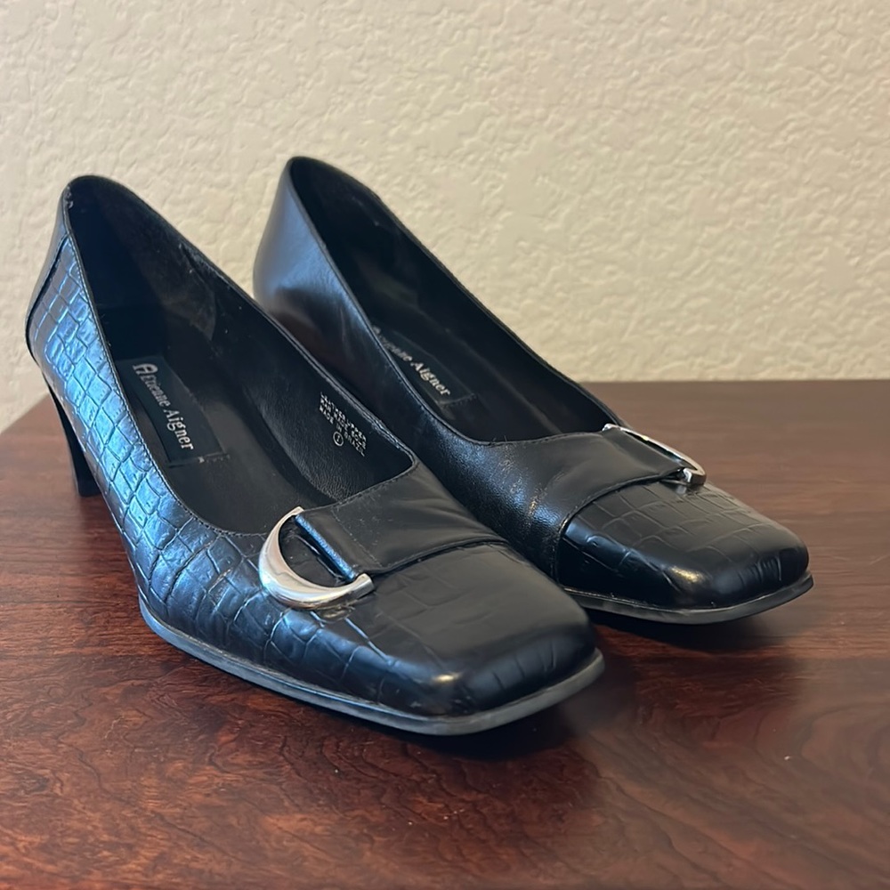 Etienne Aigner Manzoni Black Leather pumps size 8 - very good condition!